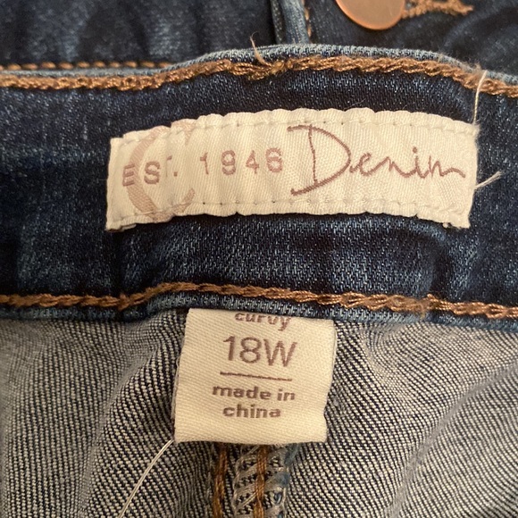 Brand New Cato Dark Wash, Curvy, Denim Shorts…size 16W & (2) 18W - Picture 4 of 8